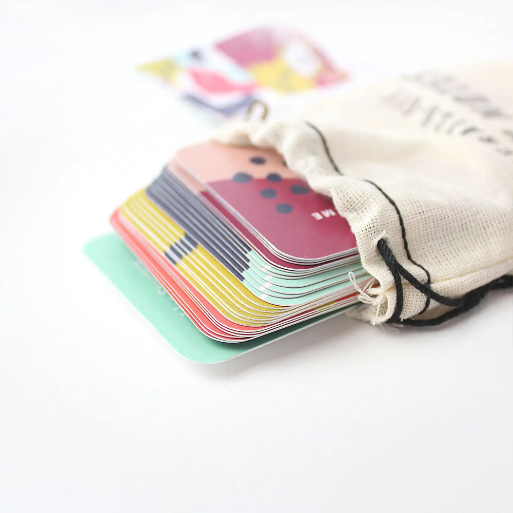 Cotton bag with cards sticking out